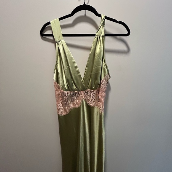 Vici Green and Pink Chemise with Lace Trim - Picture 3 of 4